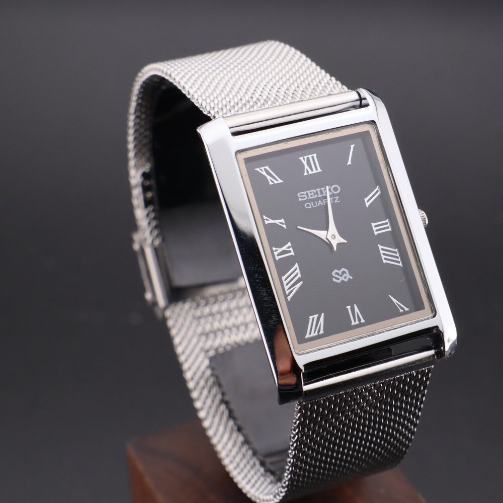 Vintage Seiko Slim Quartz Gentlemen's Wrist Watch  - FREE SHIPPING